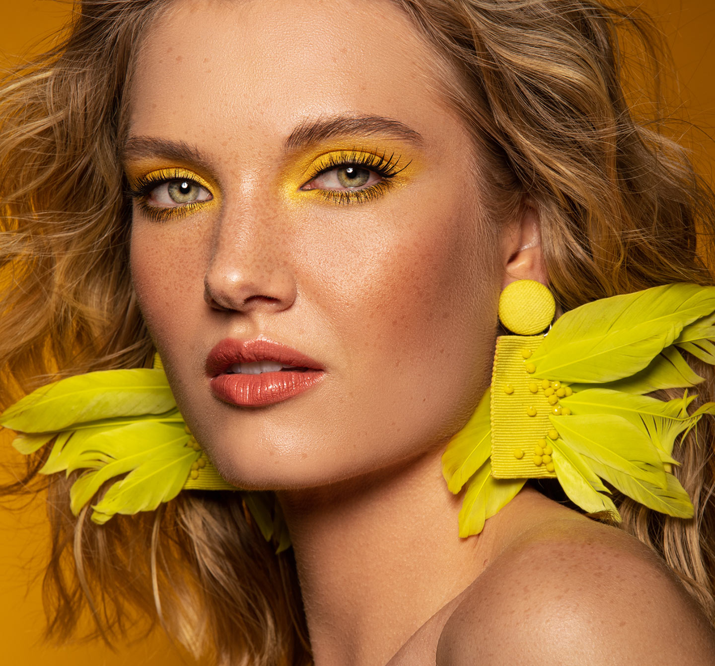 ADD SPRING COLORS TO YOUR MAKEUP LOOKS